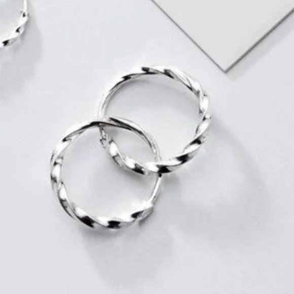 Solid Silver Small Twist Thin Hoop-Huggie-15mm SH011 - Picture 1 of 8